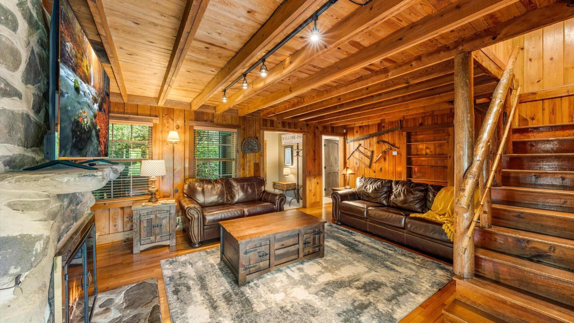 Whiskey Ridge Lodge, A Restored 1940S Gem, 2 Mins From Downtown, Breathtaking City Views, Custom Game Room, And Spacious Elegance Гатлинбург Экстерьер фото